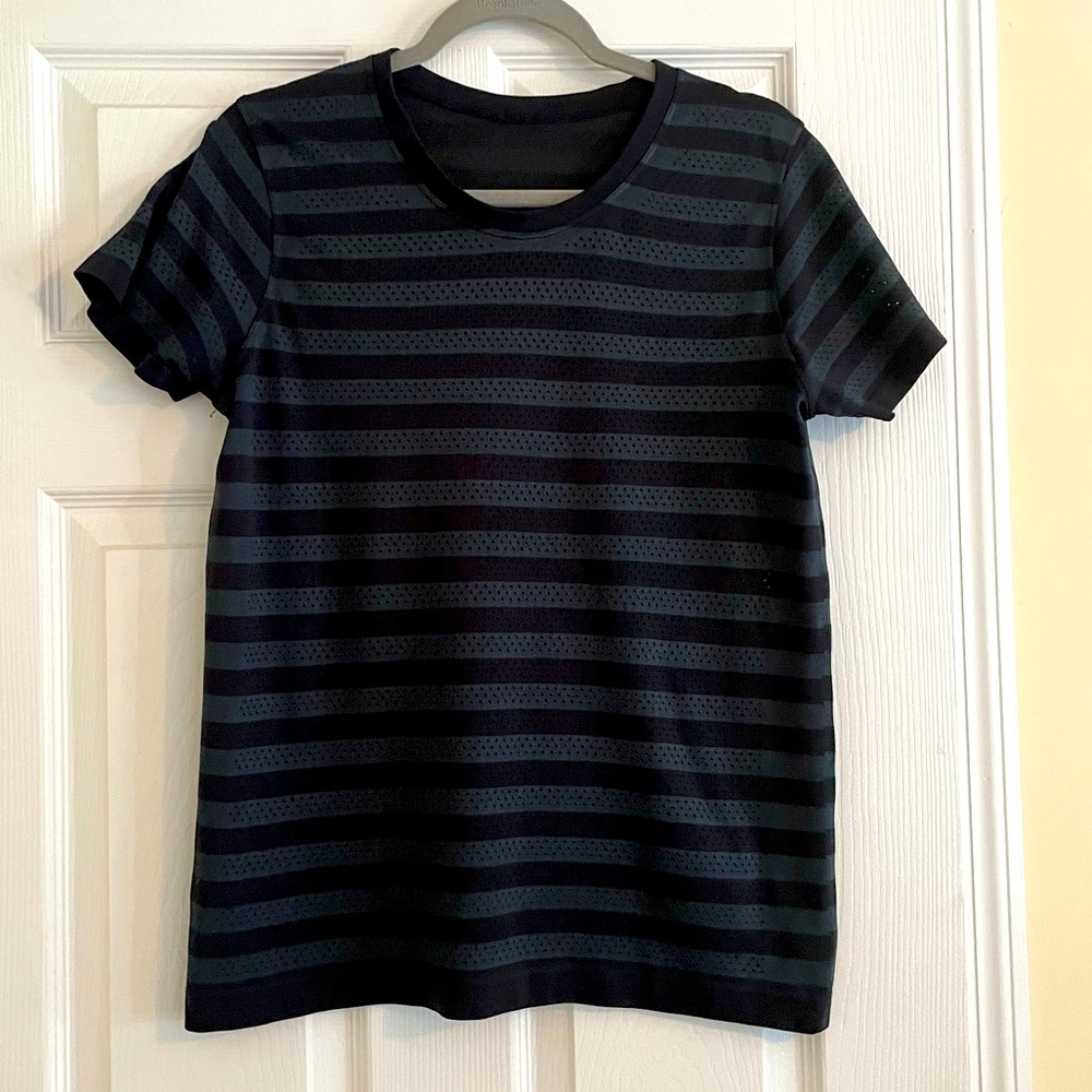 Lululemon swiftly t-shirt